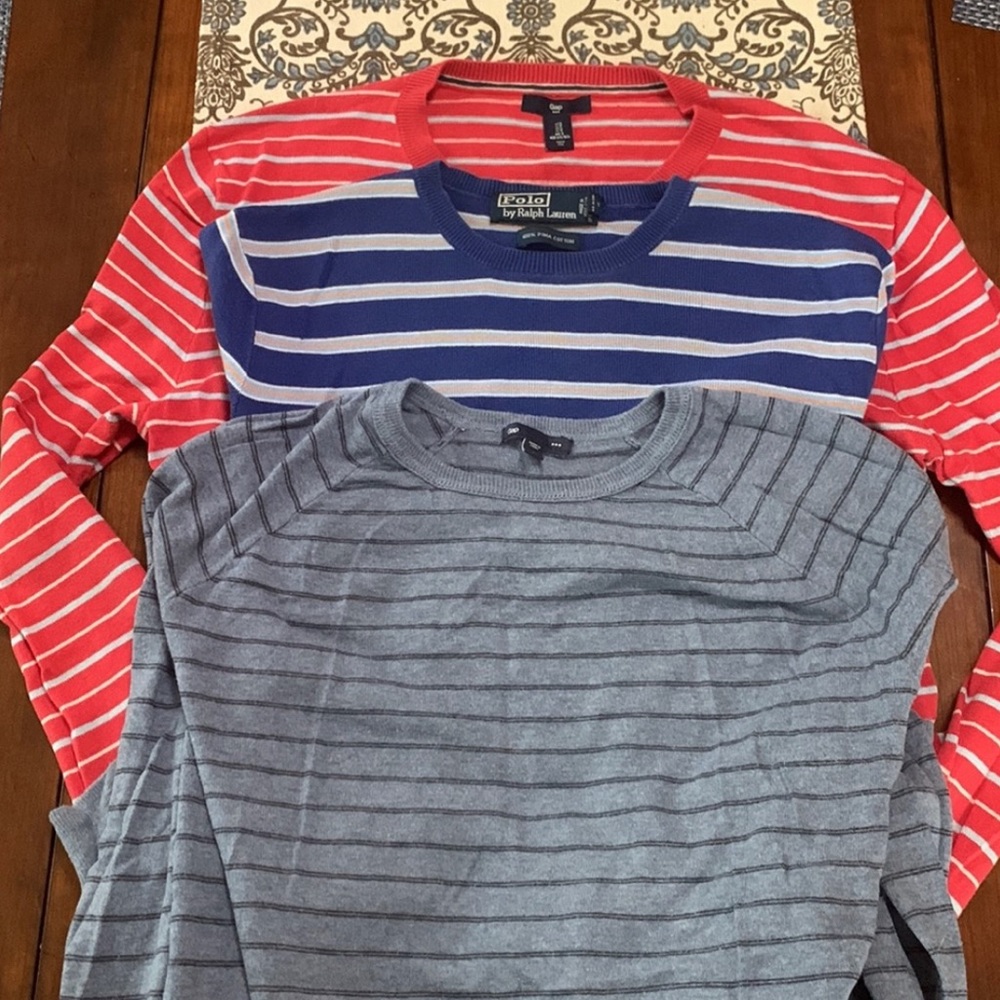 Multi color light sweater Gap size small